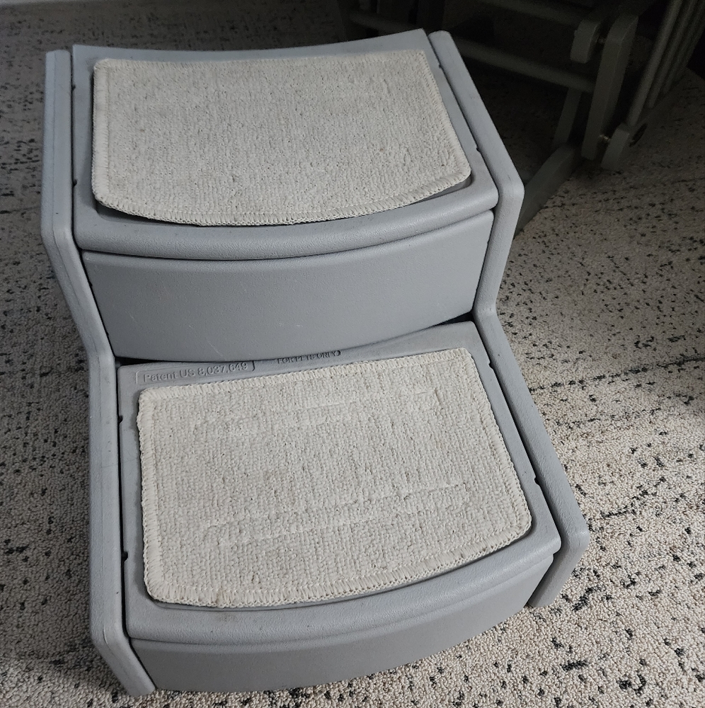Pet steps